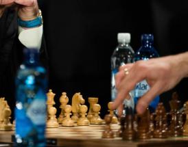Magnus Carlsen poker